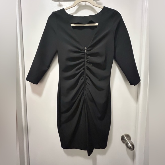 That little black dress - Picture 1 of 7